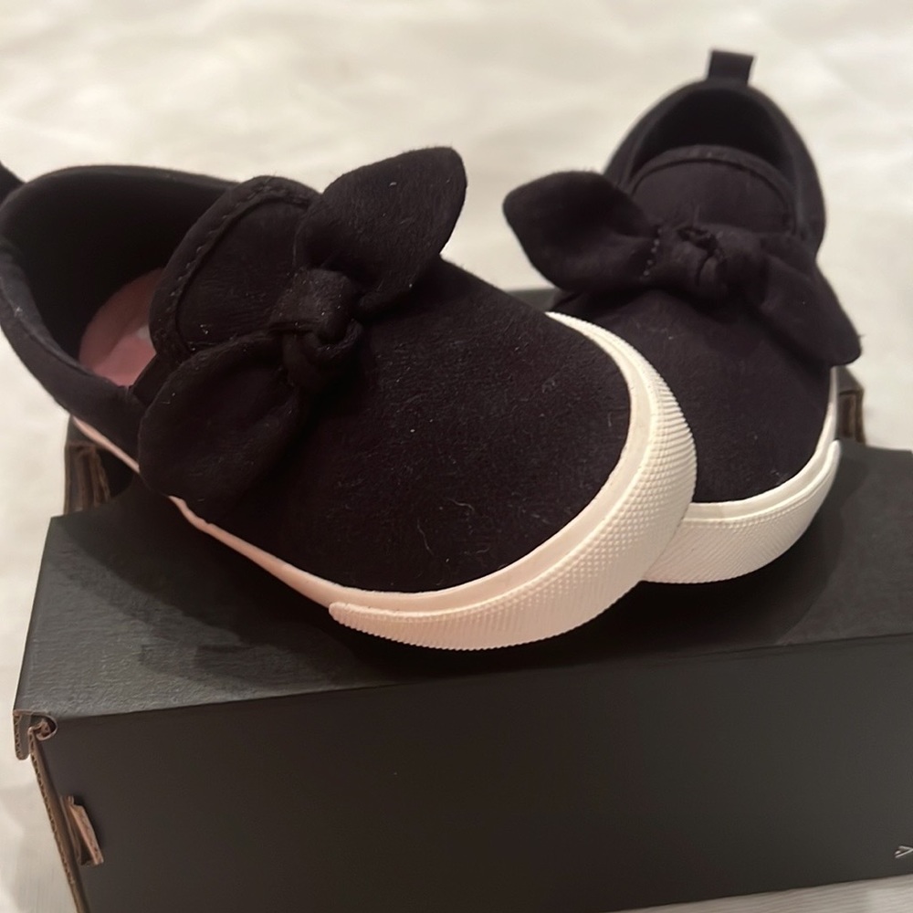 Toddler Girls Canvas Slip on by Old Navy EUC and clean condition